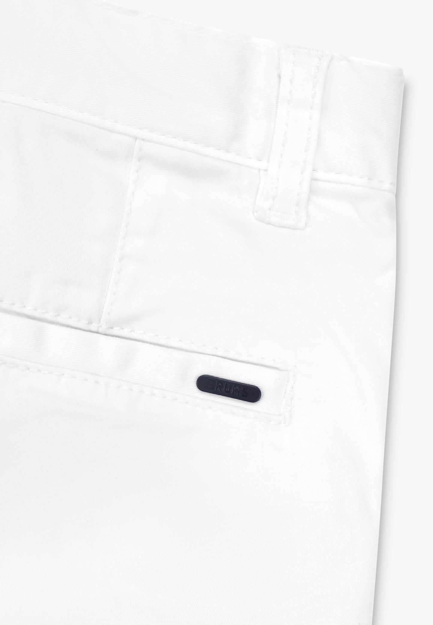 Shorts in Stretch Gabardine
